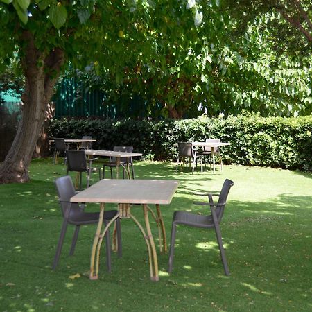 Hostal Blayet Valencia Exterior photo